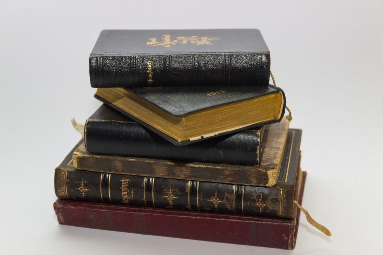 bible-hymn-book-old-3811442